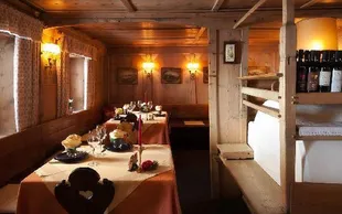 Fana Ladina Villa Melitta